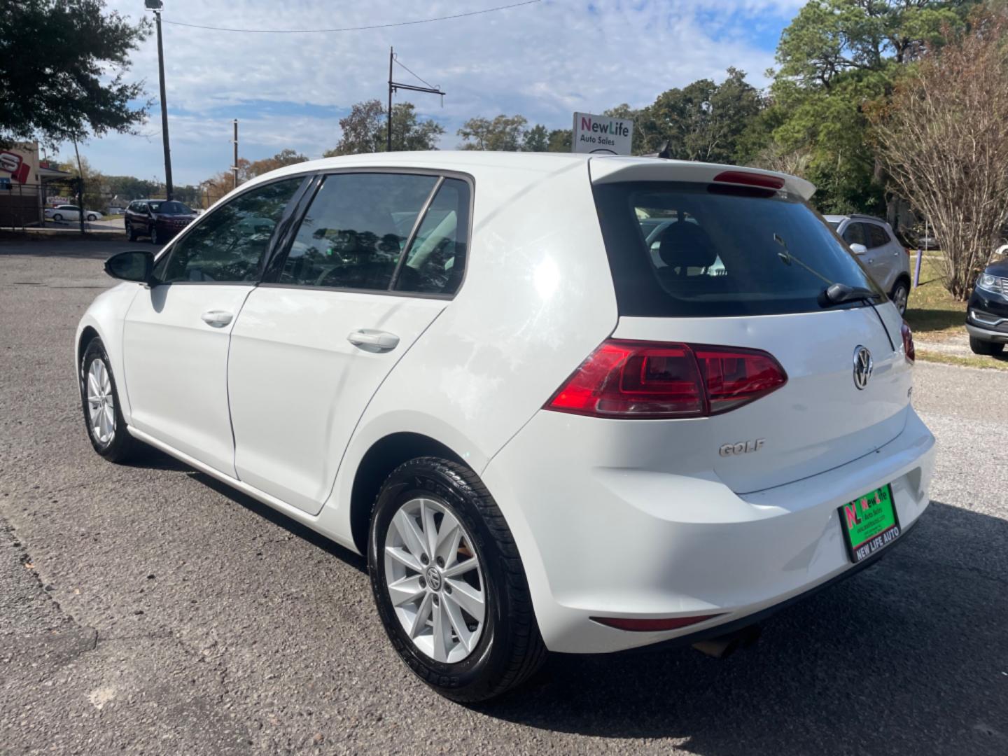 2016 WHITE VOLKSWAGEN GOLF S (3VW217AU9GM) with an 1.8L engine, Automatic transmission, located at 5103 Dorchester Rd., Charleston, SC, 29418-5607, (843) 767-1122, 36.245171, -115.228050 - Photo#2